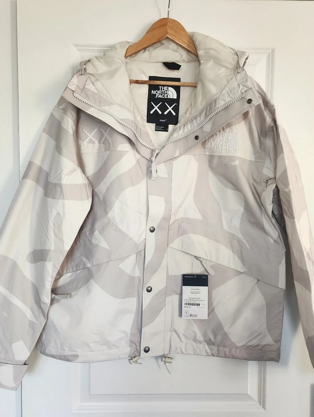 The North Face x KAWS 1986 Retro Mountain Jacket Moonlight Ivory Camo L